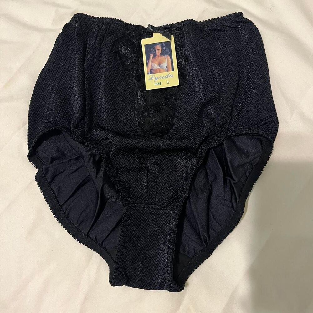 vintage Y2K 2000s black high-waisted bikini panties size small NEW with tags